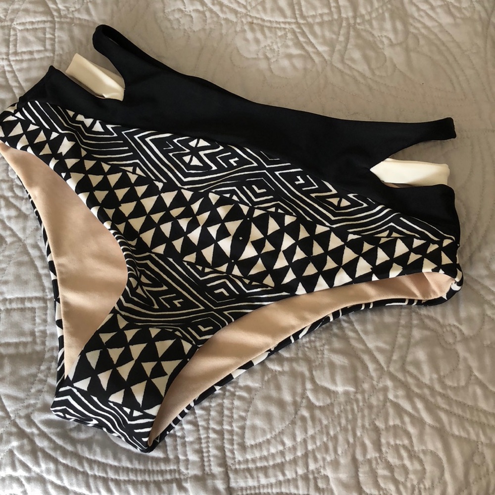 Vanilla/Beach bikini bottoms (only)